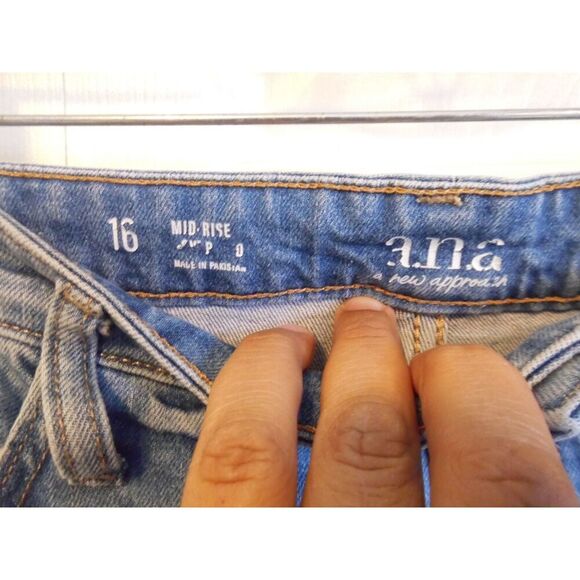 a.n.a a new approach Light wash skinny jeans - Picture 3 of 6